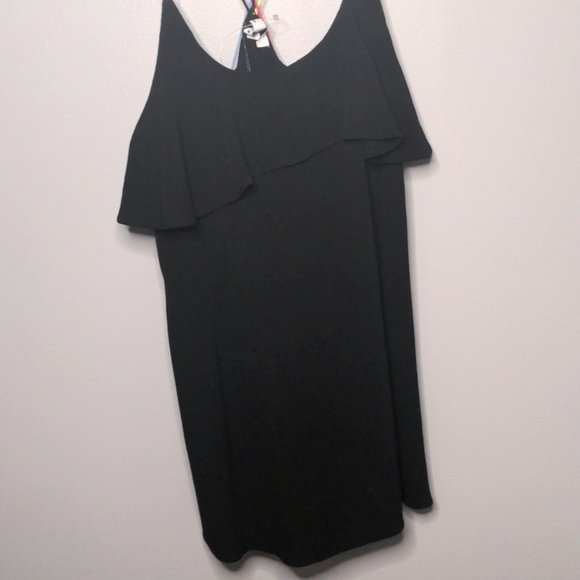 EUC✨ RO & DE medium black strappy tank with color criss-cross straps - Picture 8 of 16